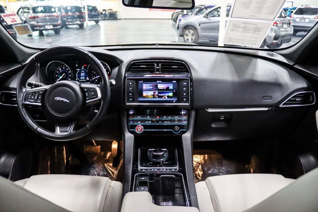 Used 2018 Jaguar F-PACE Prestige AWD/4WD image 28