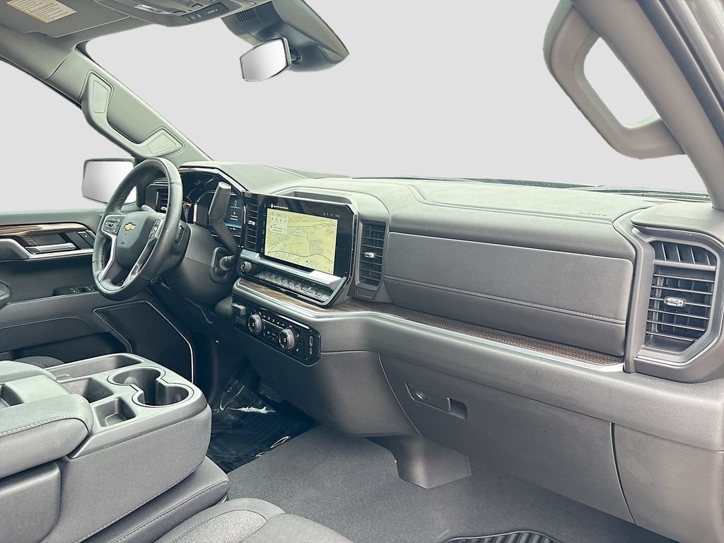 Used 2025 Chevrolet Silverado 1500 LT AWD/4WD image 28