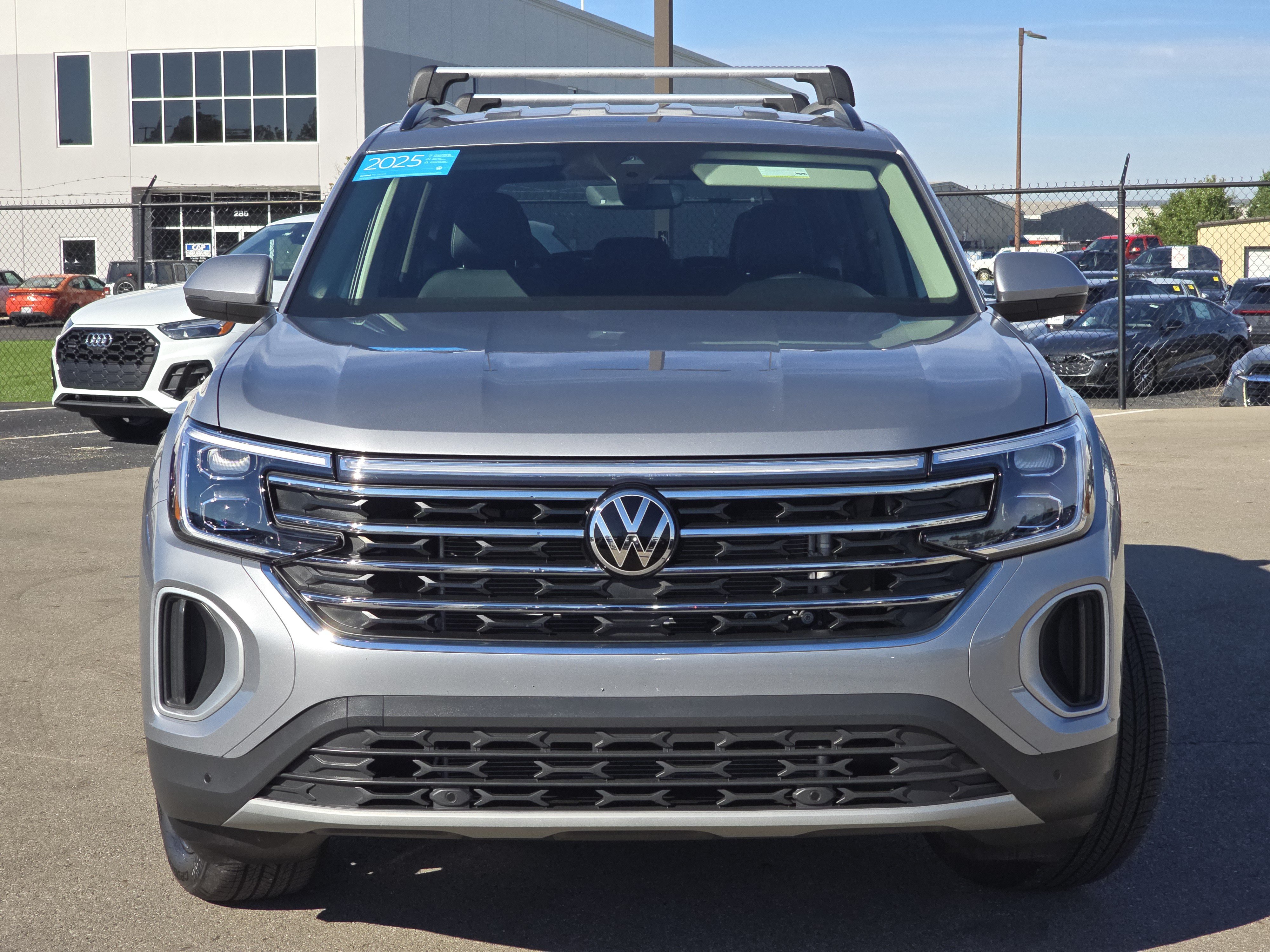 Certified 2025 Volkswagen Atlas SE AWD/4WD image 2