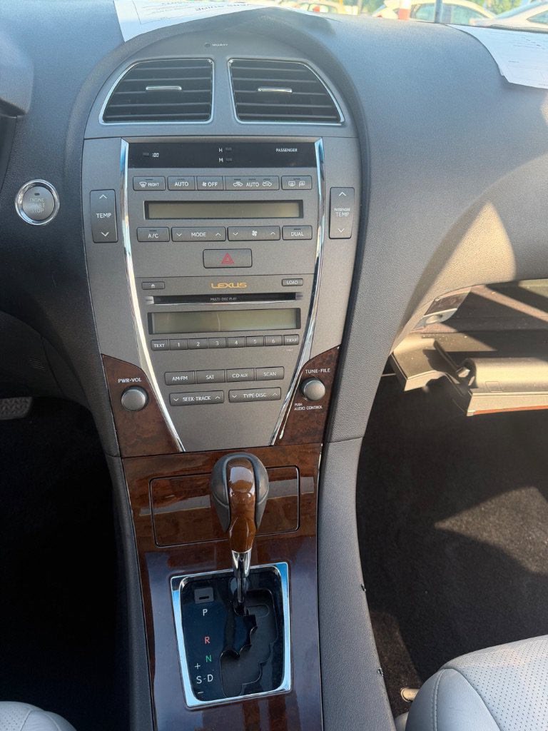 Used 2010 Lexus ES 350 w/ Preferred Accessory Package FWD image 28