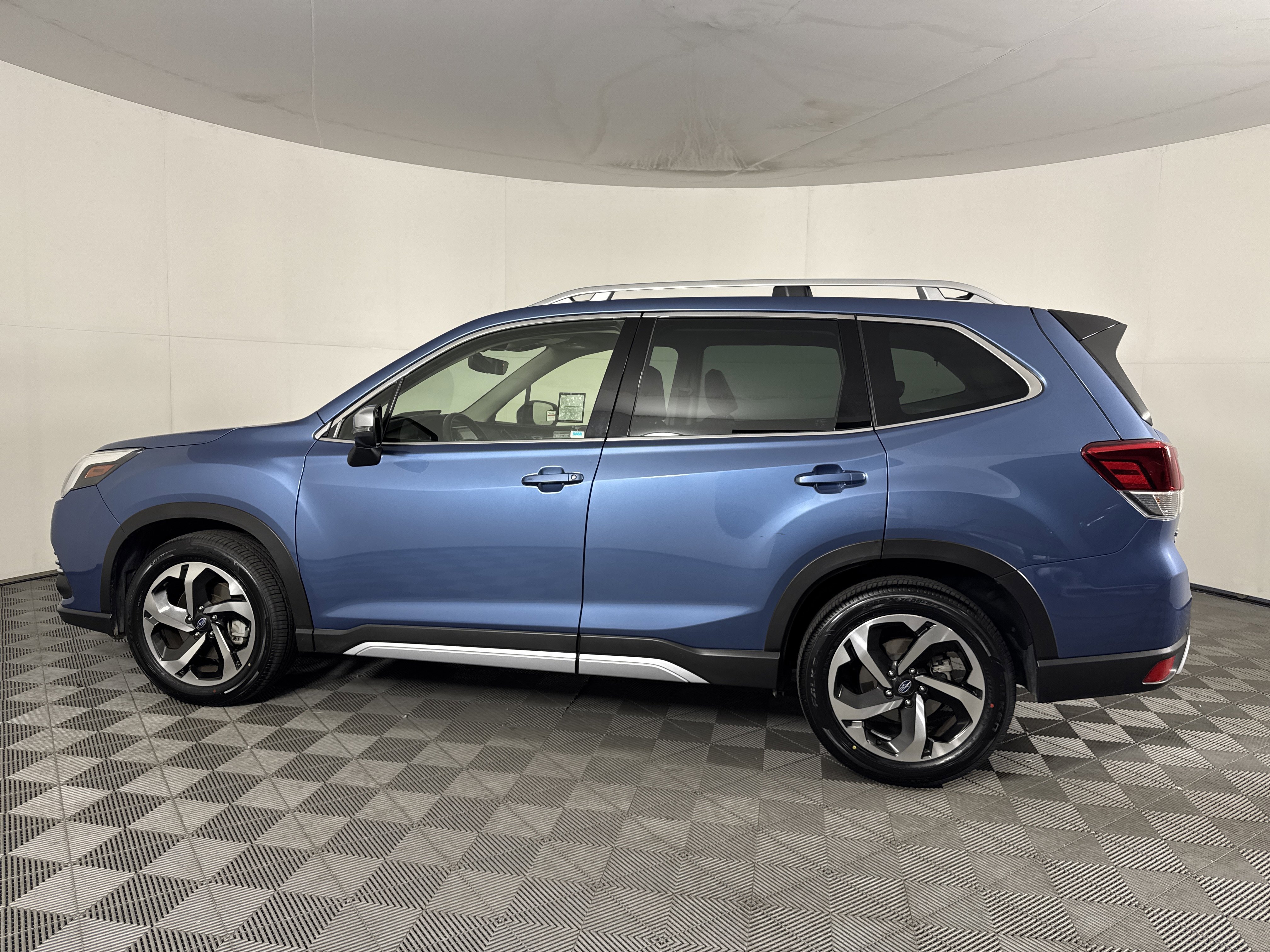 Used 2024 Subaru Forester Touring AWD/4WD image 7