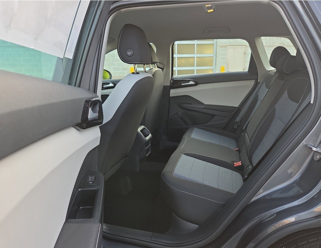 Certified 2025 Volkswagen Taos S image 27