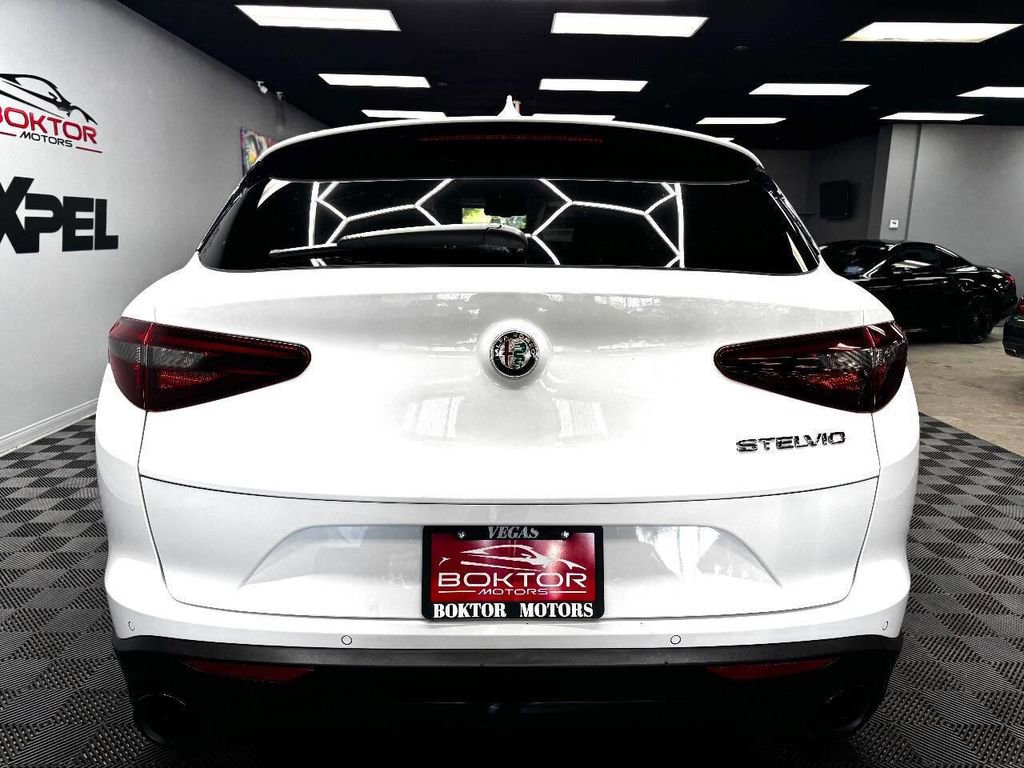 Used 2023 Alfa Romeo Stelvio Sprint image 12