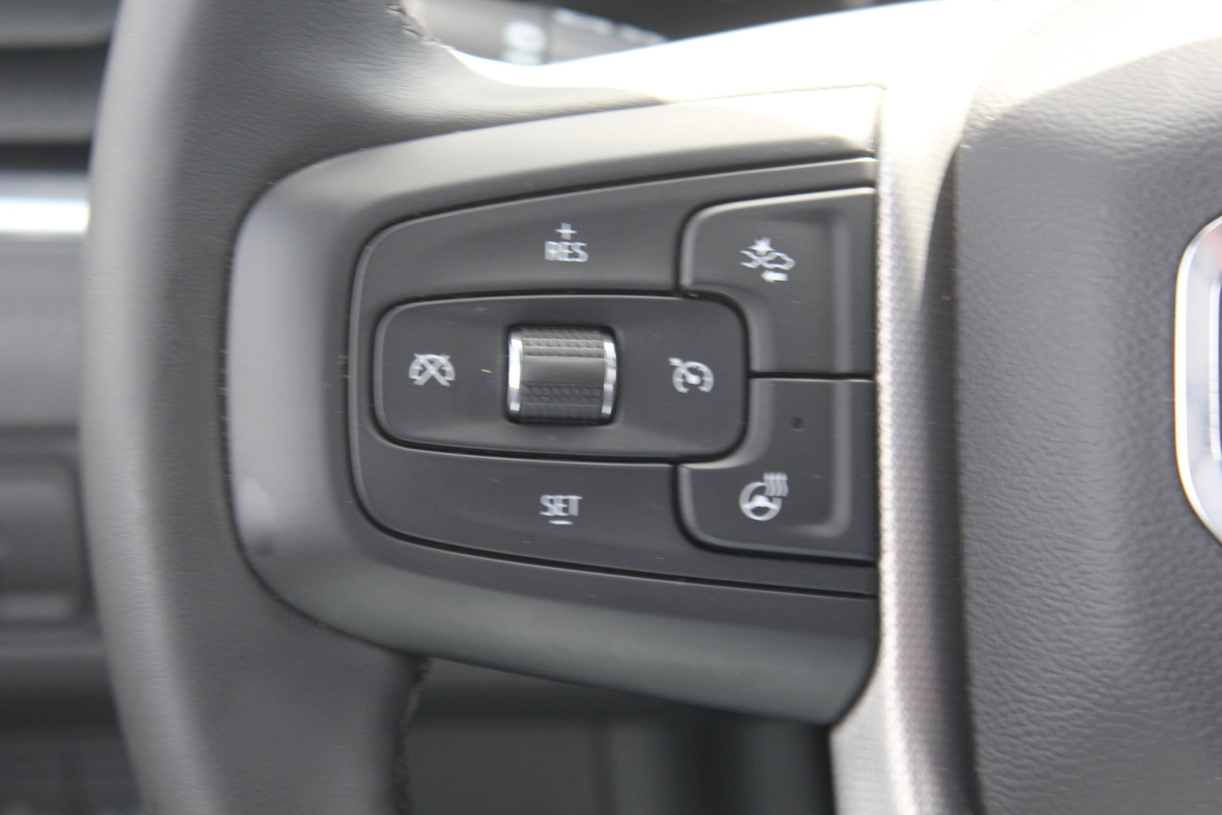 Used 2023 GMC Yukon XL Denali AWD/4WD image 8