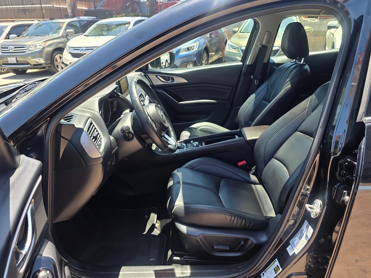 Used 2018 MAZDA MAZDA3 Touring FWD image 19
