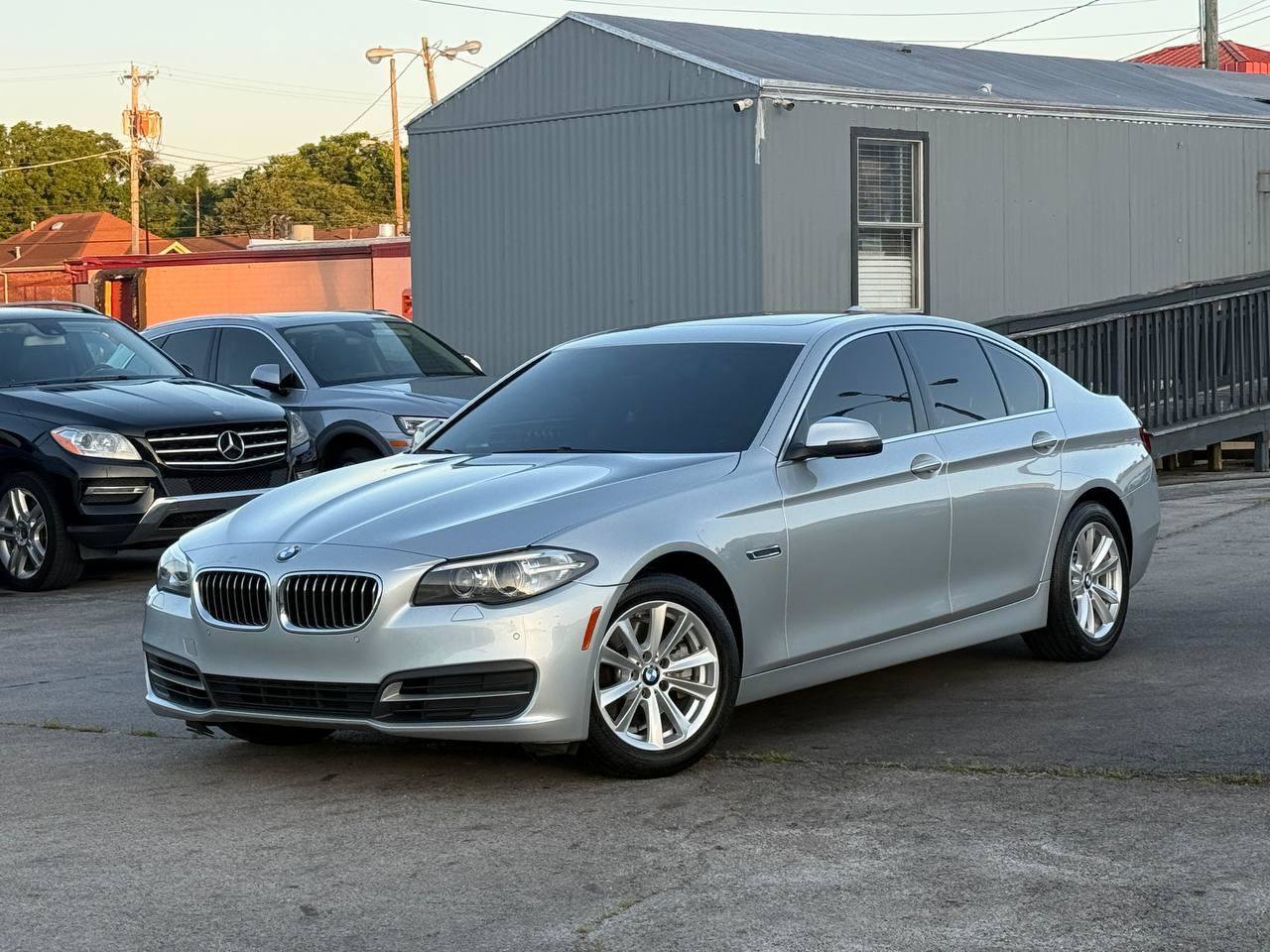 Used 2014 BMW 528i Sedan RWD image 1