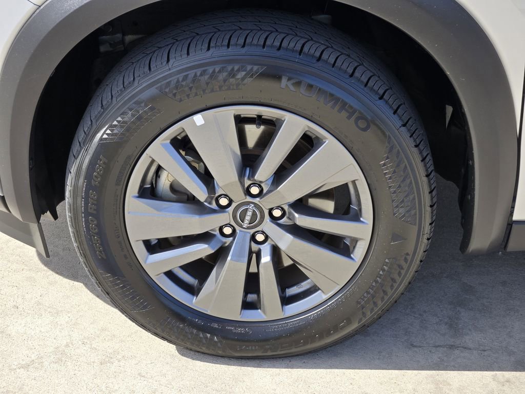 Used 2025 Nissan Pathfinder SV image 7