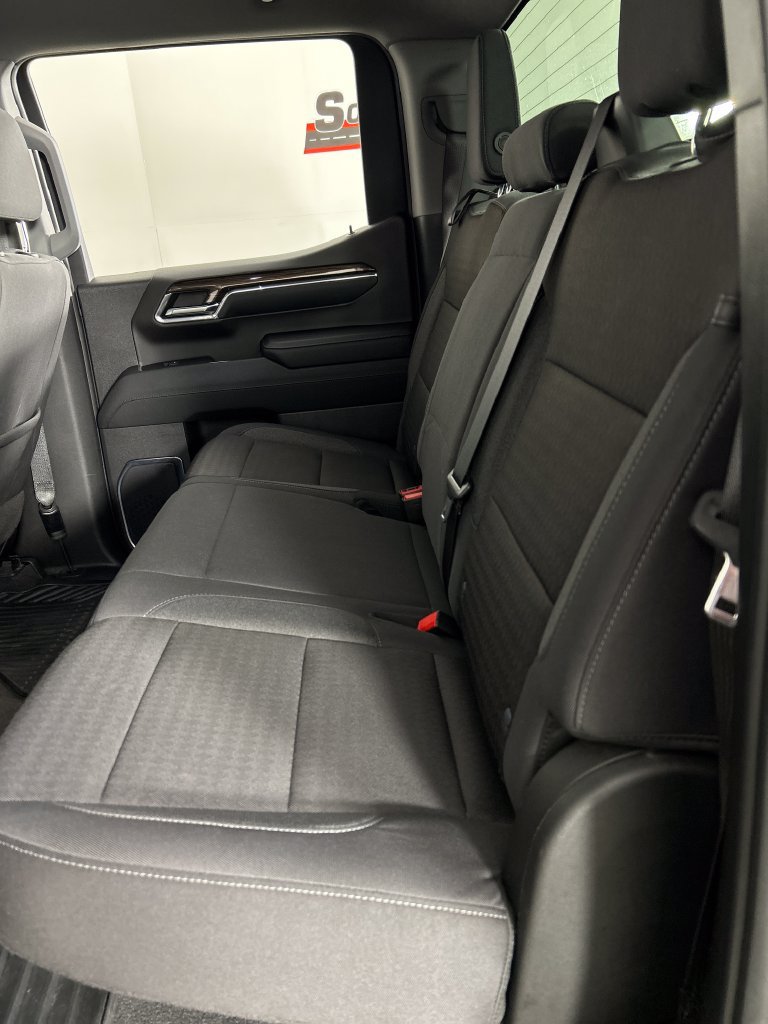 Used 2024 Chevrolet Silverado 1500 LT AWD/4WD image 18