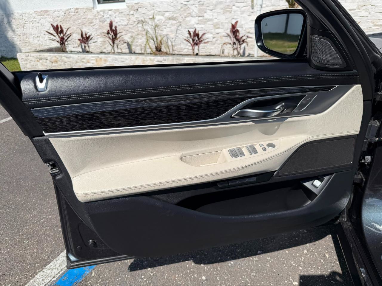 Used 2017 BMW 740i RWD image 26