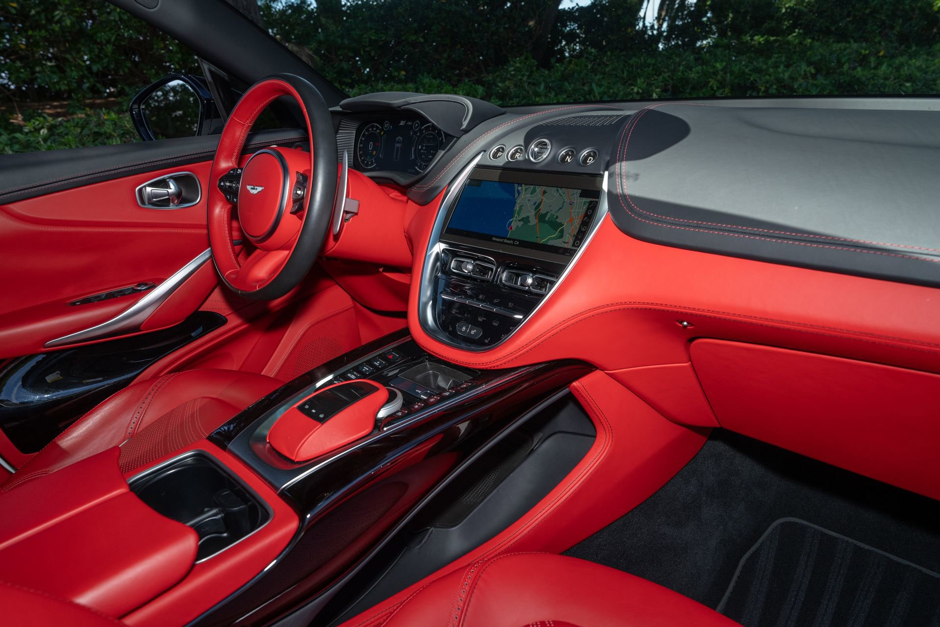 Used 2023 Aston Martin DBX image 14