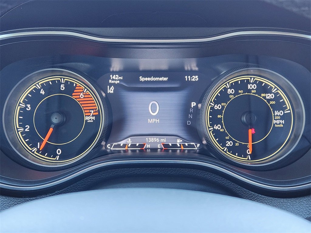 Used 2023 Jeep Cherokee Trailhawk image 17