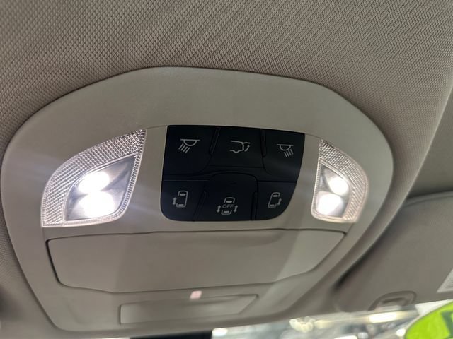 Used 2021 Chrysler Voyager Lxi FWD image 30
