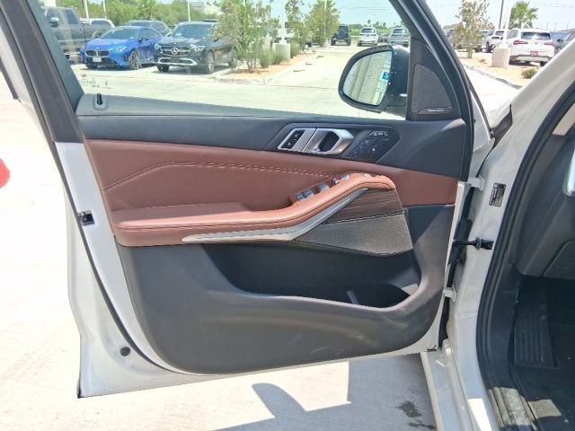 Used 2024 BMW X7 xDrive40i w/ Premium Package AWD/4WD image 13