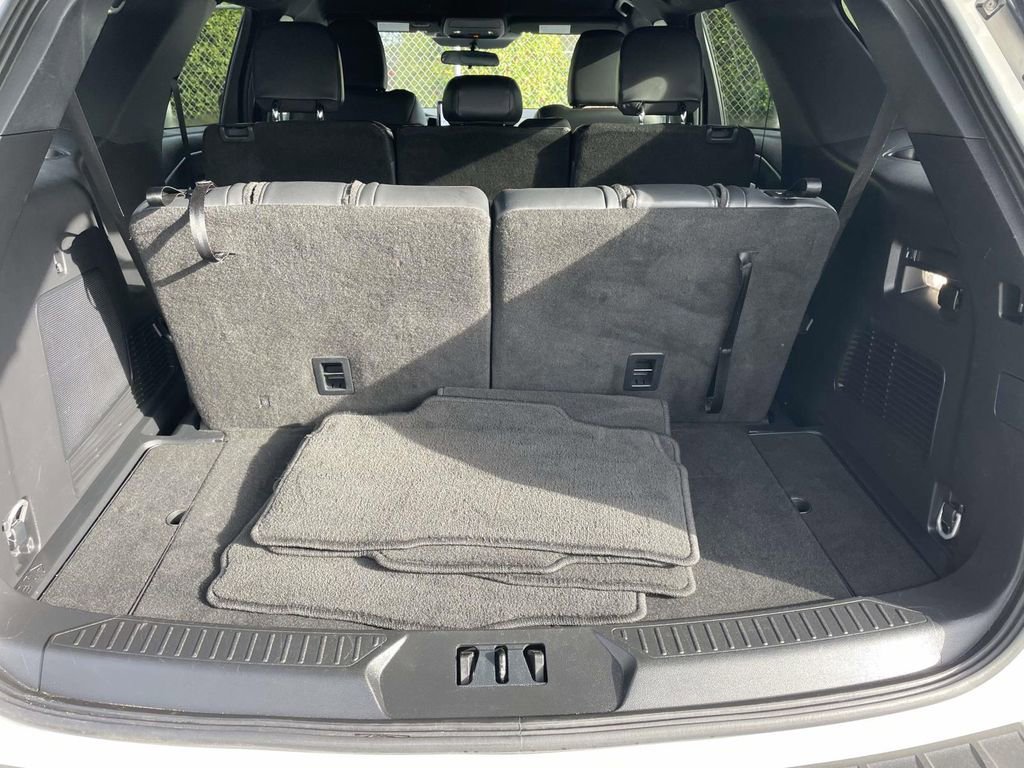 Used 2025 Ford Explorer ST-Line w/ ST-Line Street Pack image 47