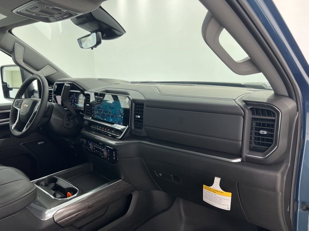 Used 2025 Chevrolet Silverado 2500 LTZ w/ LTZ Premium Package image 27