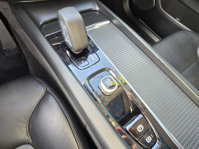 Certified 2024 Volvo XC60 B5 Core image 22