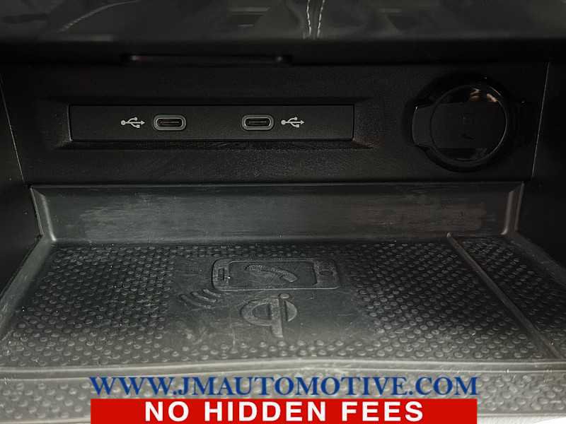 Used 2024 Volkswagen Tiguan SE image 40