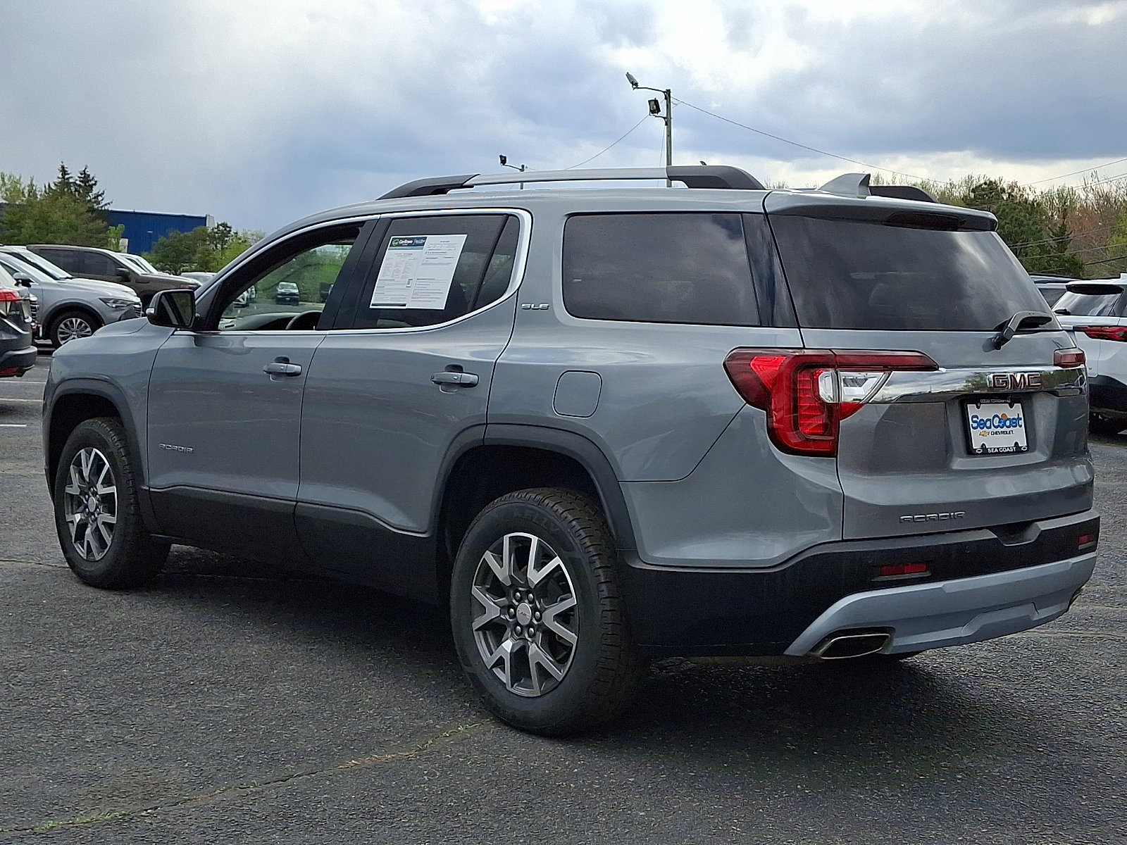 Certified 2023 GMC Acadia SLE w/ Driver Convenience Package FWD image 5