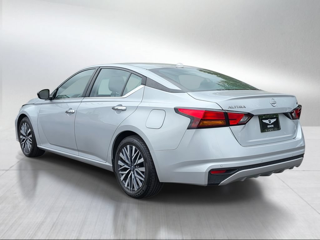 Used 2024 Nissan Altima 2.5 SV FWD image 5