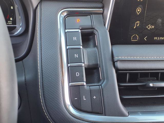 Used 2024 GMC Yukon SLT w/ SLT Premium Package image 14