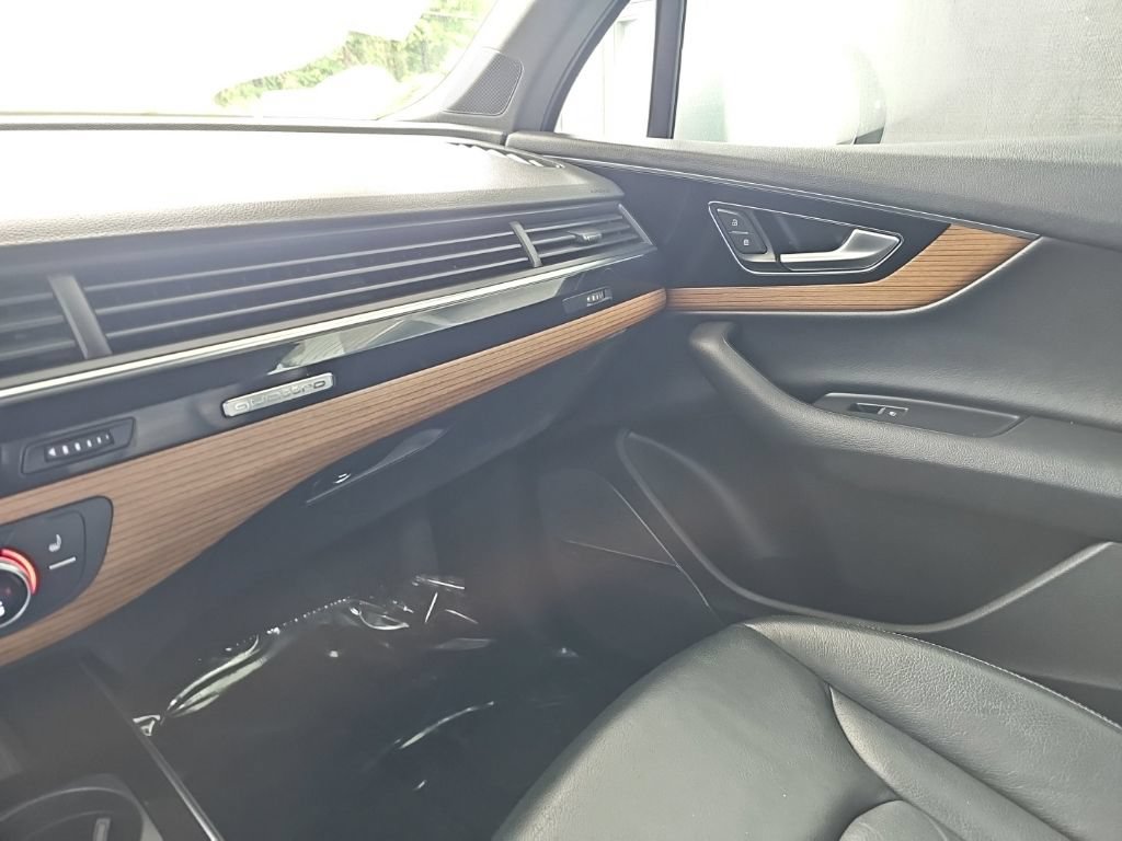 Used 2017 Audi Q7 3.0T Premium Plus AWD/4WD image 32