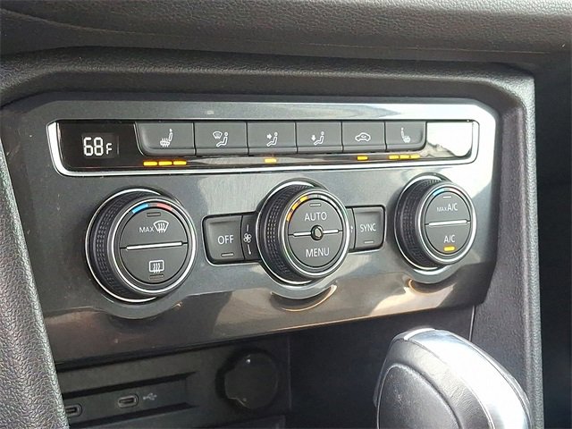 Used 2021 Volkswagen Tiguan SE image 12