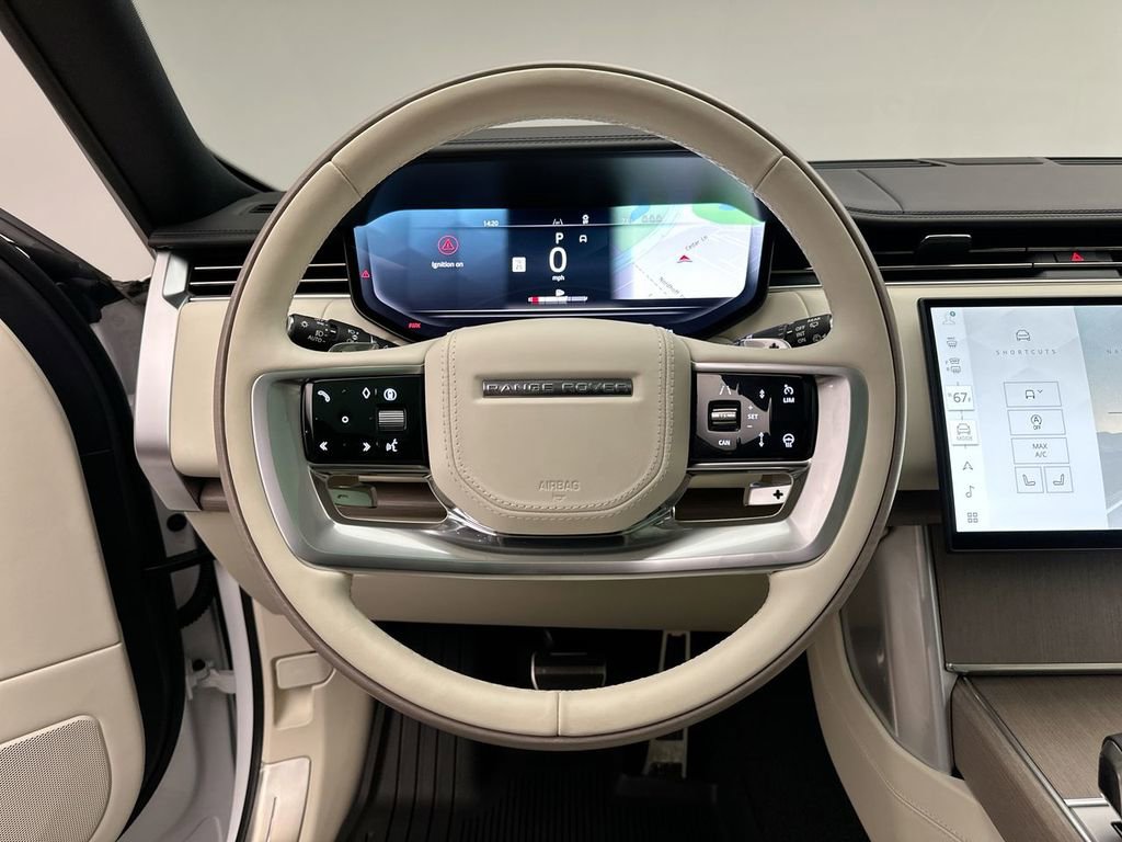 New 2025 Land Rover Range Rover SE image 13
