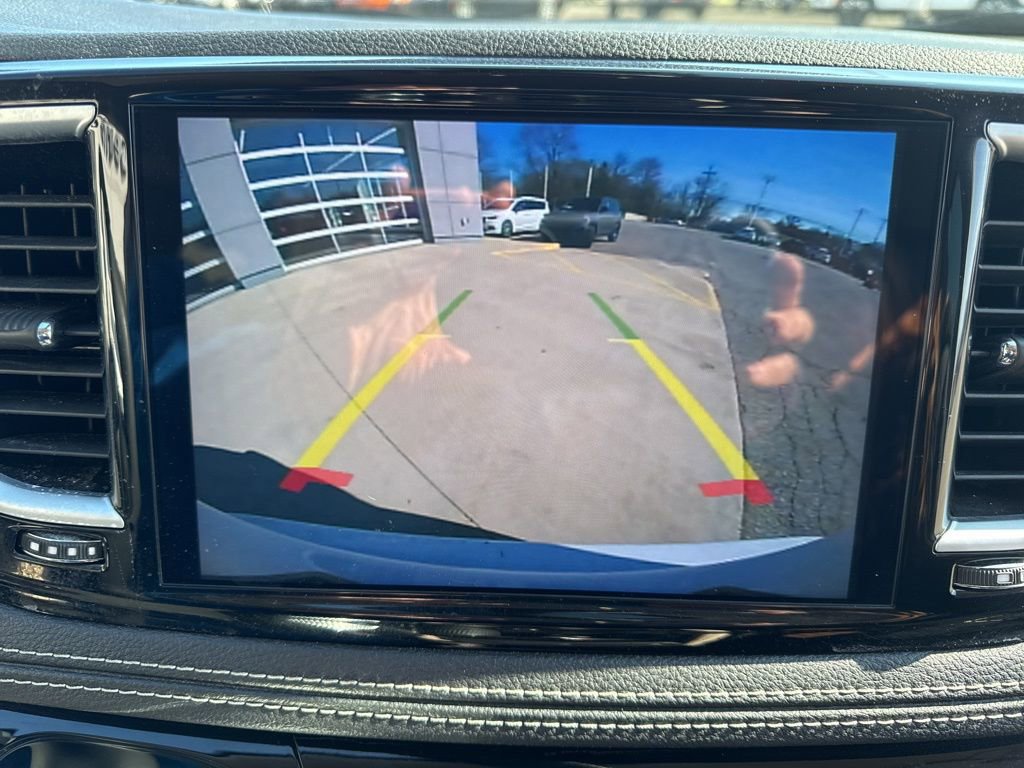 Used 2023 Chrysler Pacifica Limited image 22