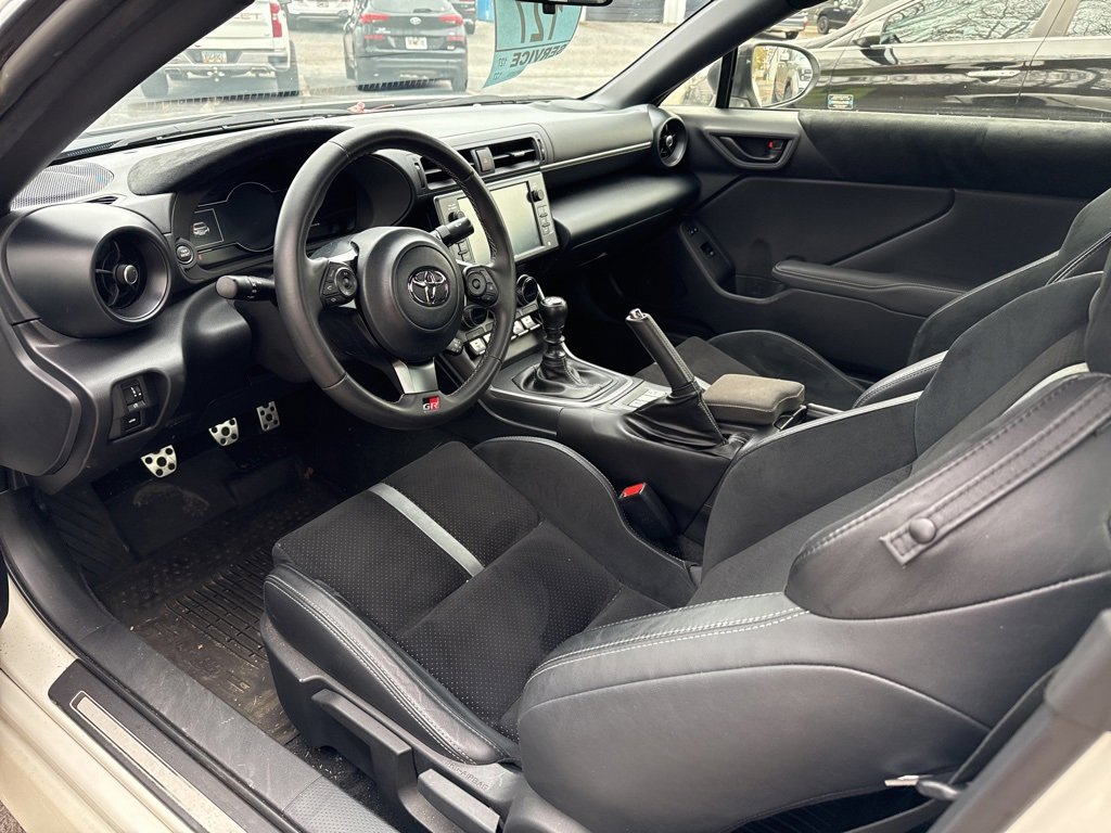 Used 2024 Toyota GR86 Premium image 7