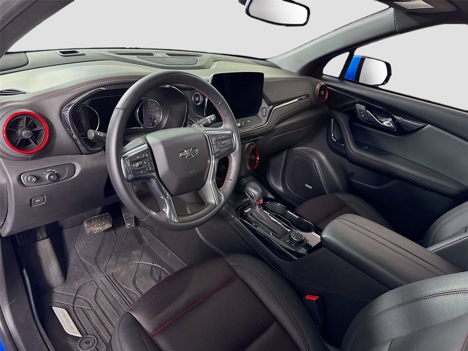 Used 2024 Chevrolet Blazer RS w/ Enhanced Convenience Package image 3