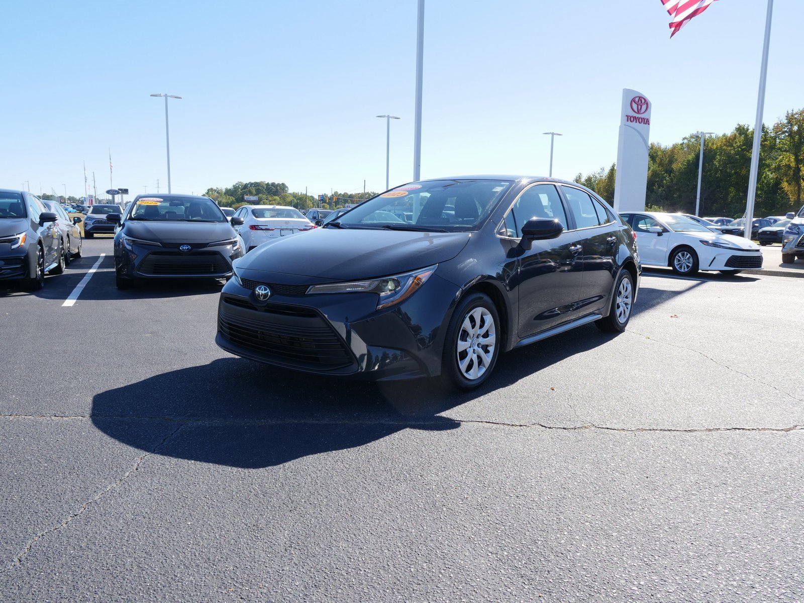 Used 2023 Toyota Corolla LE image 24