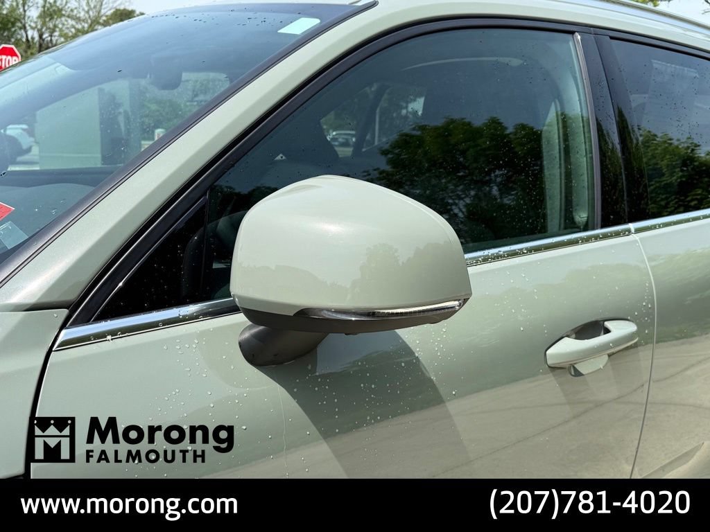Used 2023 Volvo XC40 B5 Plus w/ Driver Assist Package AWD/4WD image 10