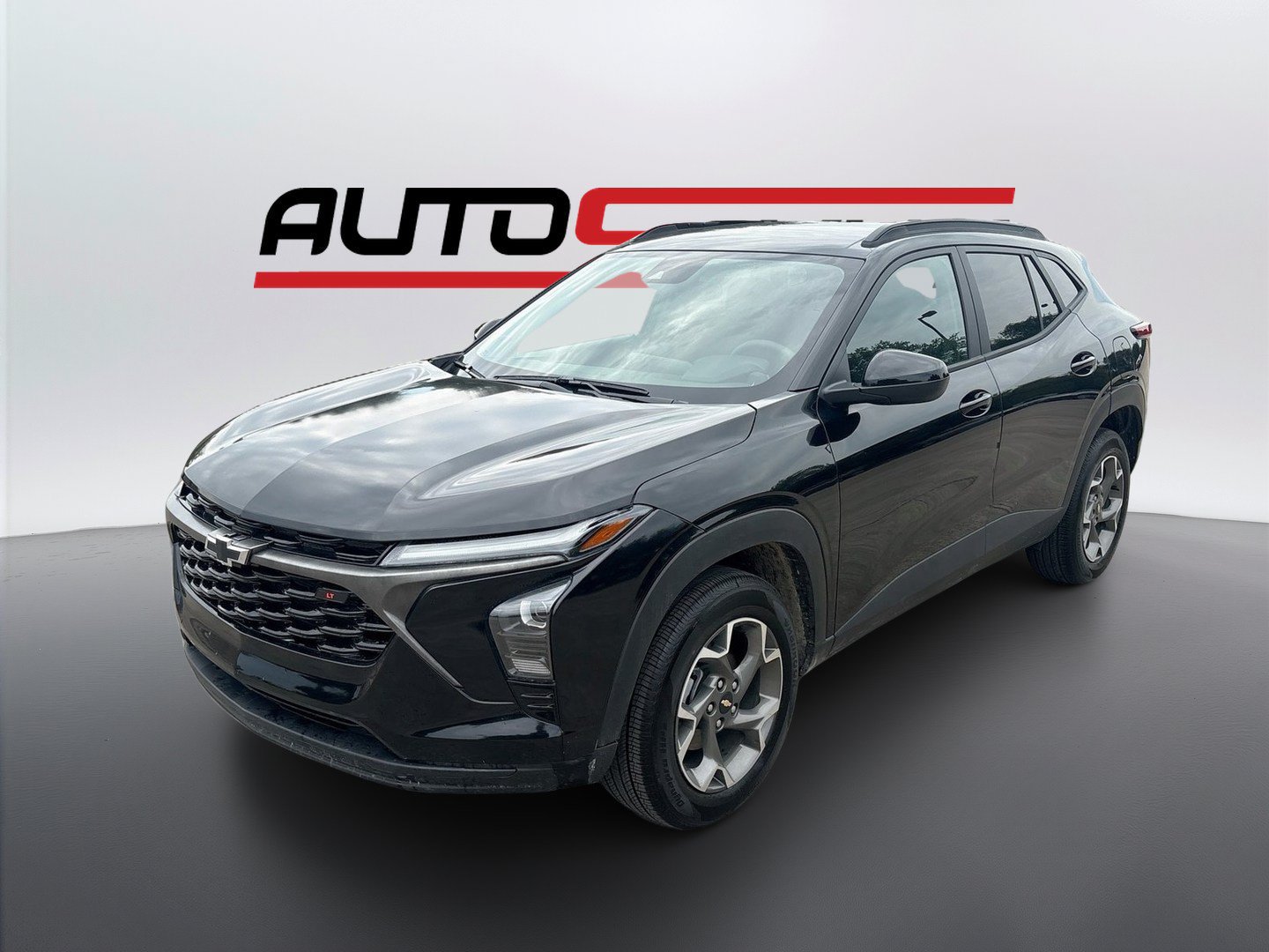 Used 2026 Chevrolet Trax LT FWD image 3