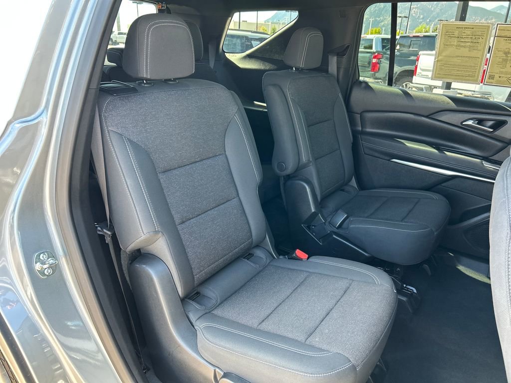 Used 2025 Chevrolet Traverse LT w/ Midnight/Sport Edition AWD/4WD image 22