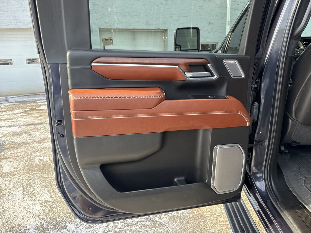 Used 2024 GMC Sierra 3500 Denali Ultimate image 14