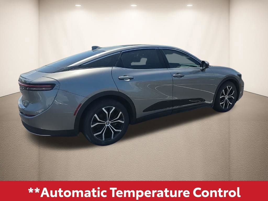 Used 2024 Toyota Crown Limited image 5