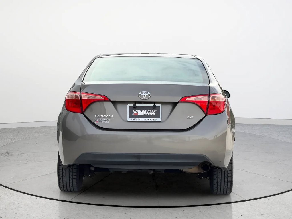 Used 2017 Toyota Corolla LE w/ Carpet Mat Package (TMS) FWD image 5