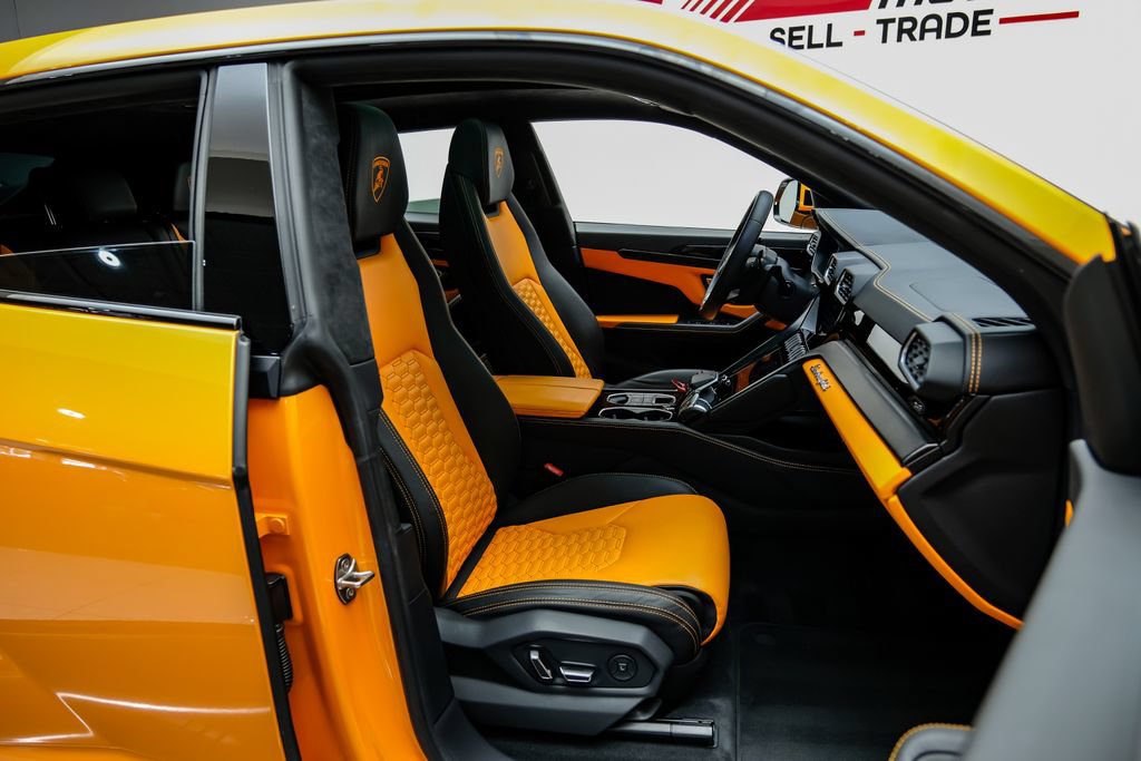 Used 2022 Lamborghini Urus AWD/4WD image 43