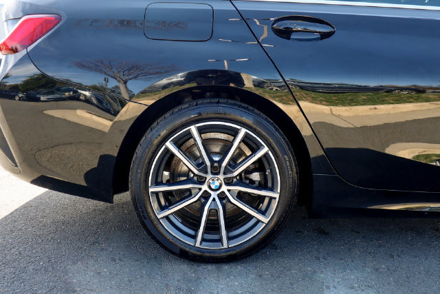 Used 2020 BMW 330i xDrive Sedan w/ Premium Package AWD/4WD image 28
