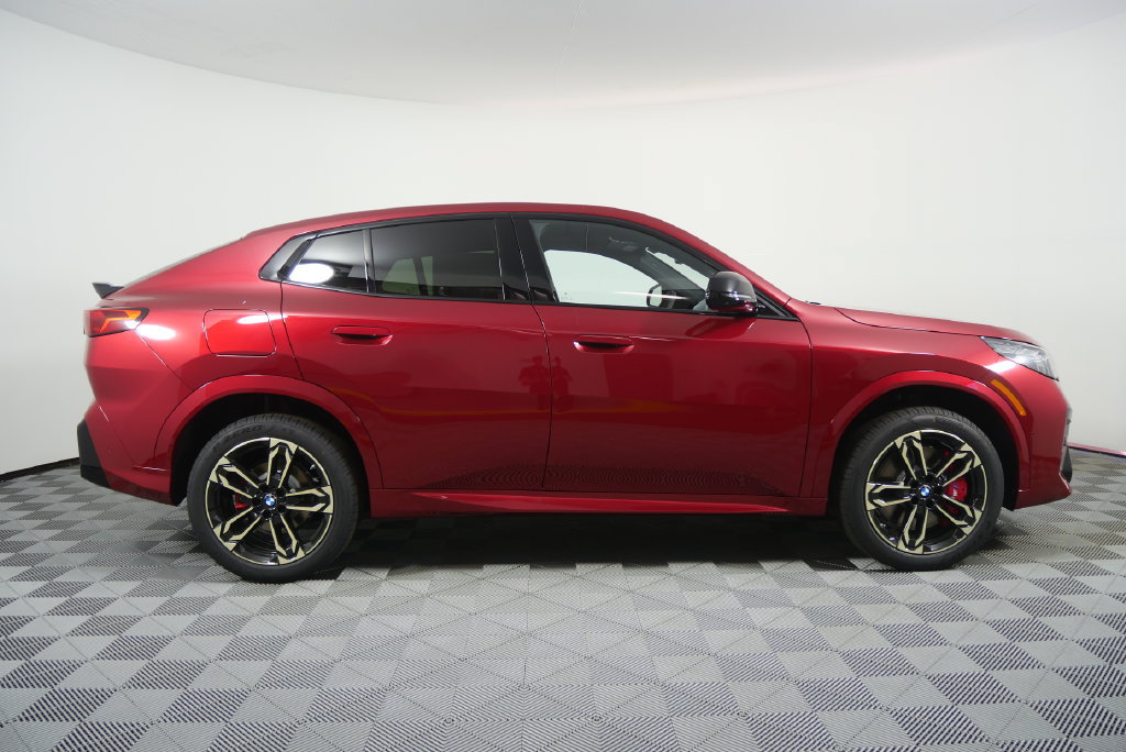 New 2026 BMW X2 xDrive28i w/ Technology Package AWD/4WD image 3