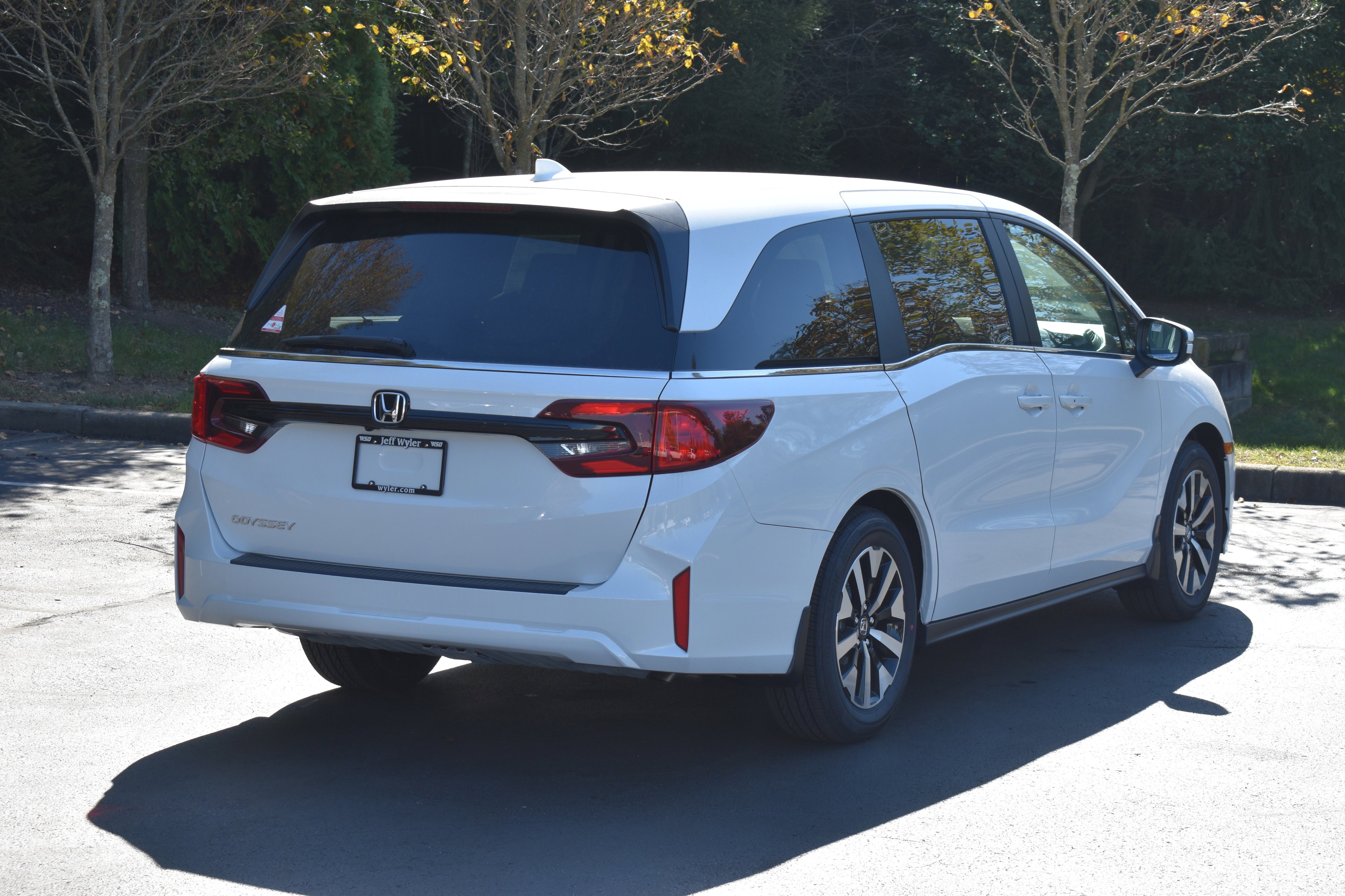 New 2025 Honda Odyssey EX-L image 8