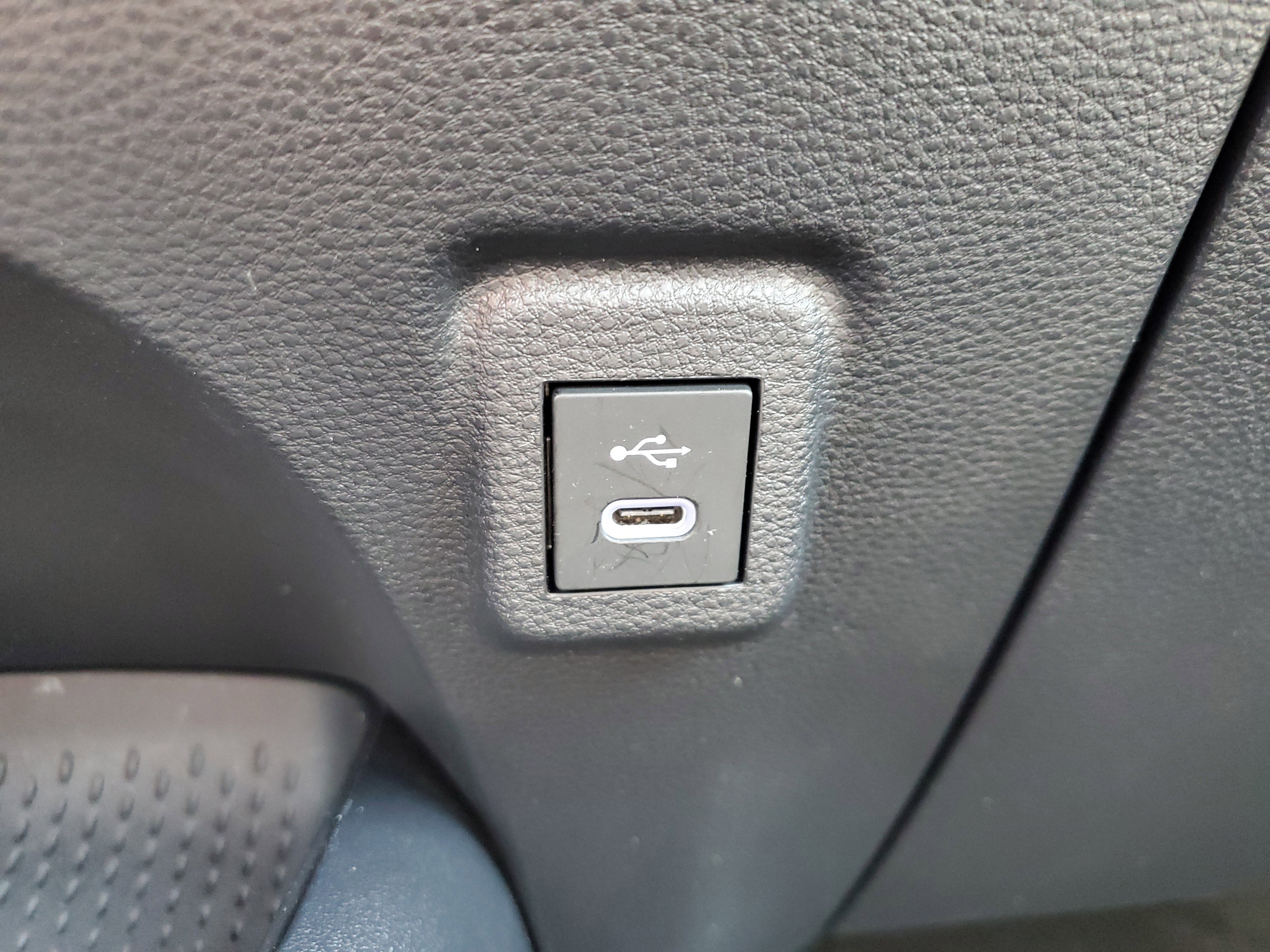 Used 2025 Toyota Corolla LE FWD image 21