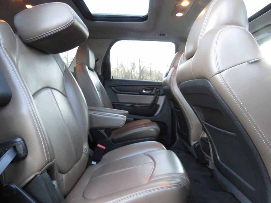 Used 2016 GMC Acadia SLT image 16