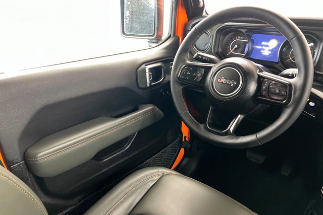 Used 2025 Jeep Gladiator Mojave image 11