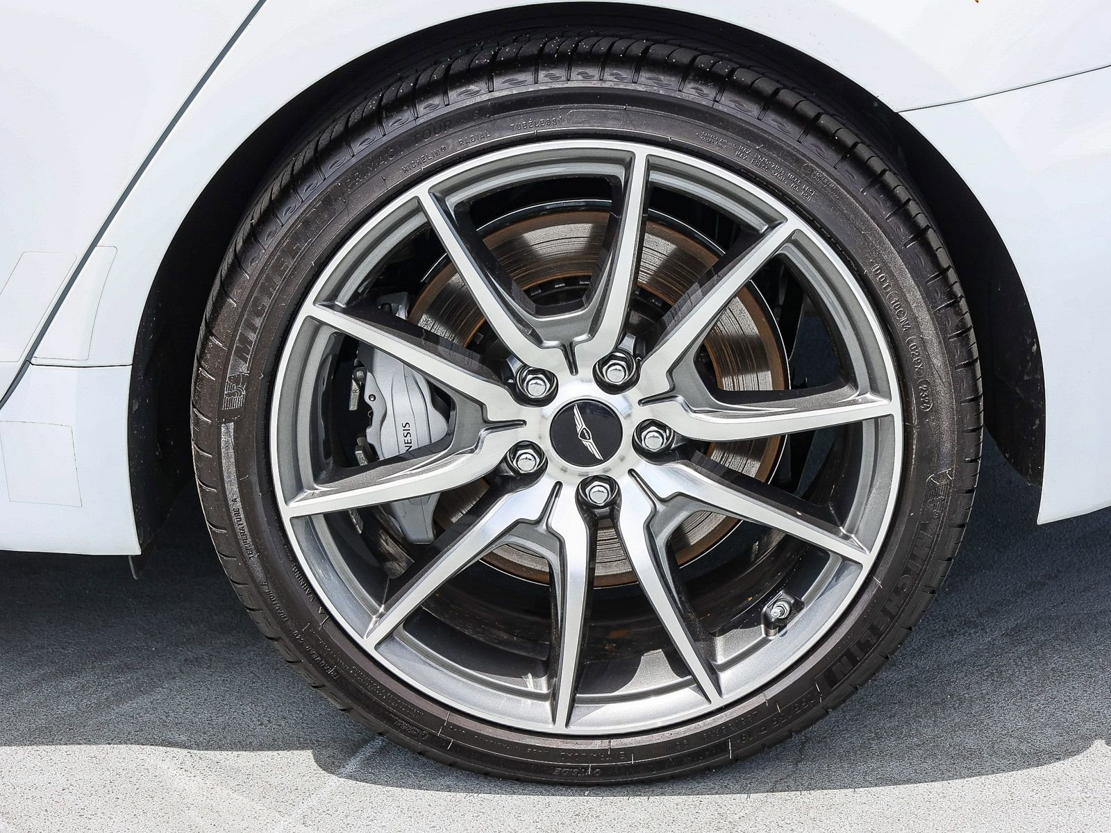 Used 2025 Genesis G70 2.5T RWD image 8