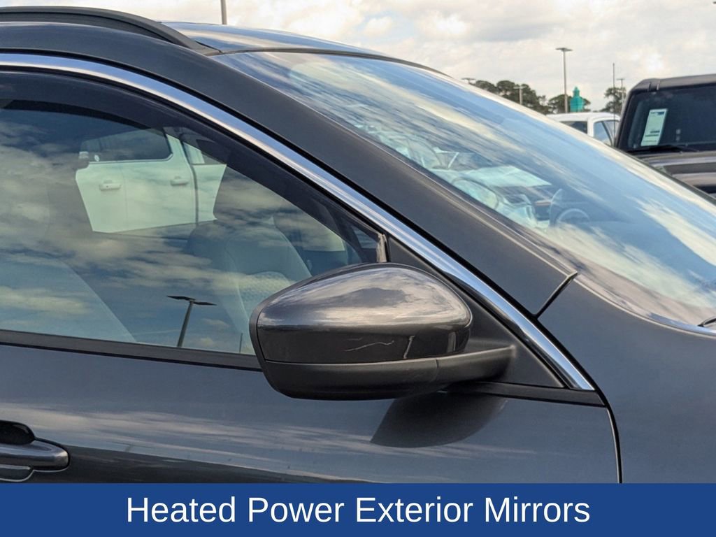 Certified 2020 Ford Escape SE image 12