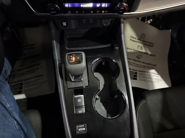 Certified 2025 Nissan Rogue SV image 22