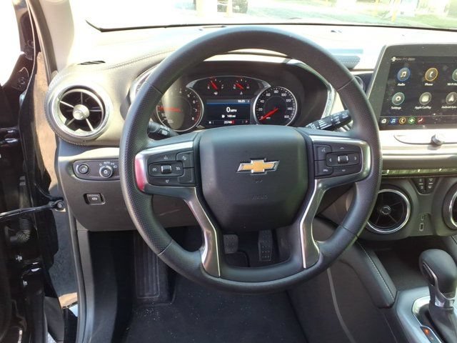 Used 2025 Chevrolet Blazer LT FWD image 7