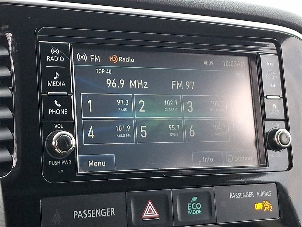 Used 2018 Mitsubishi Outlander SE image 16