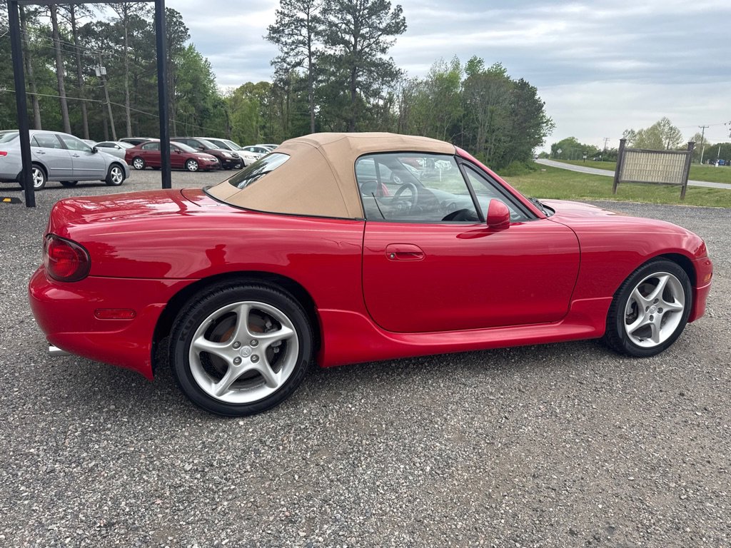 Used 2001 MAZDA MX-5 Miata RWD image 17